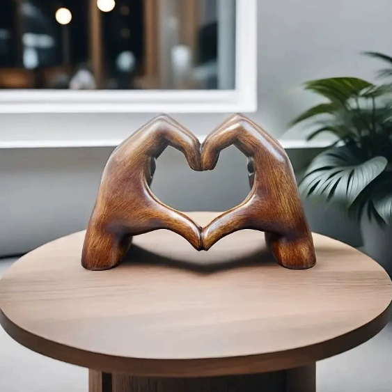 Creative Heart-shaped Resin Statue Home Decor Gift, Christmas Gift